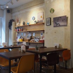 Café Lockvogel Tische